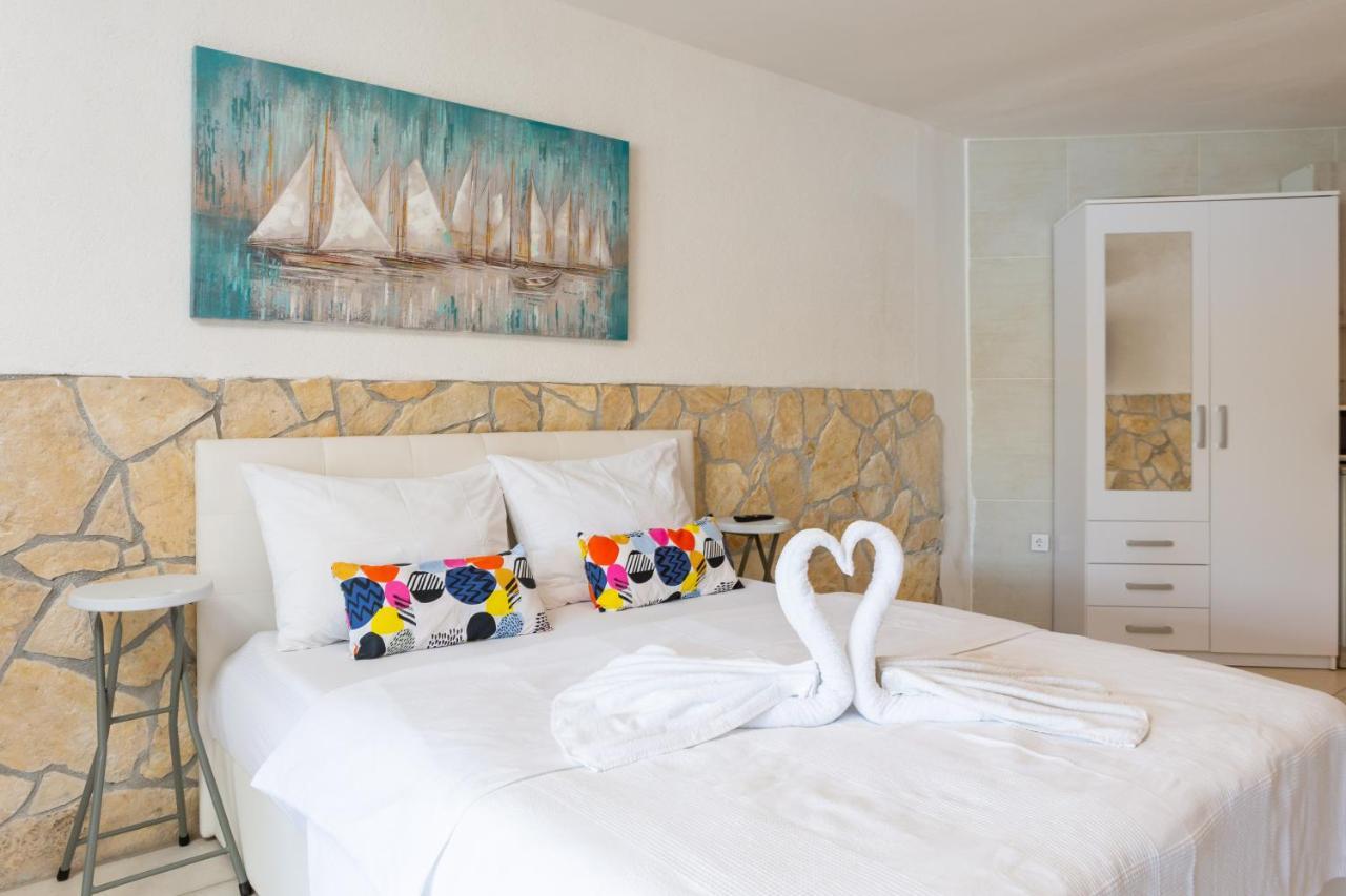 Estella Villa Apartments Рогозница Экстерьер фото